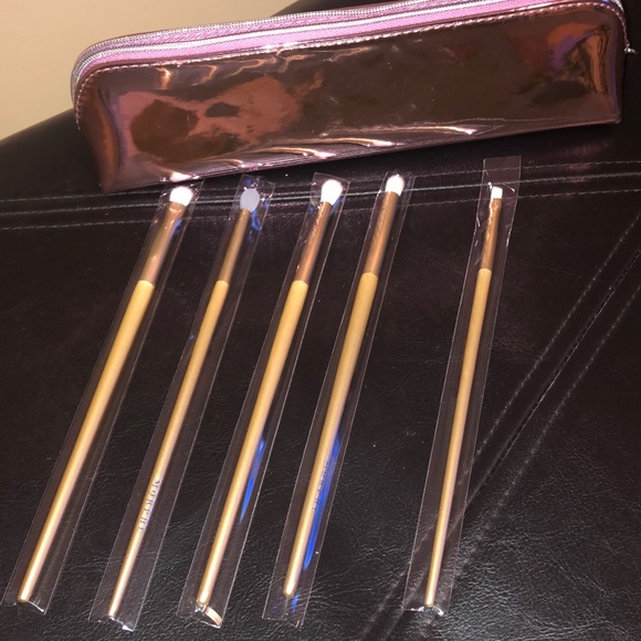 Morphe Other - ⚡️Morphe Brushes & Case ⚡️